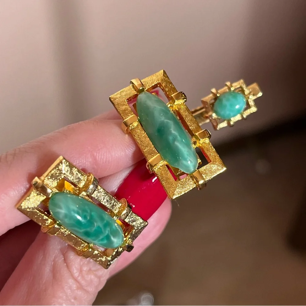 Vintage 60 70 MCM Gold bamboo Faux Jade Oversized Cufflink Tie bar Set Mobking